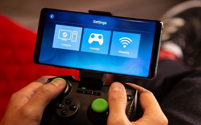 때로 스팀 링크(Steam Link) 앱 경우처럼 애플이 너무 가혹한 것처럼 보일 때도 있다. 스팀 링크 앱은 앱 스토어에 등장한 적이 없다.